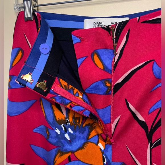 Diane von Furstenberg Women's floral , wide leg pink pants.  Size 4 - Picture 6 of 14